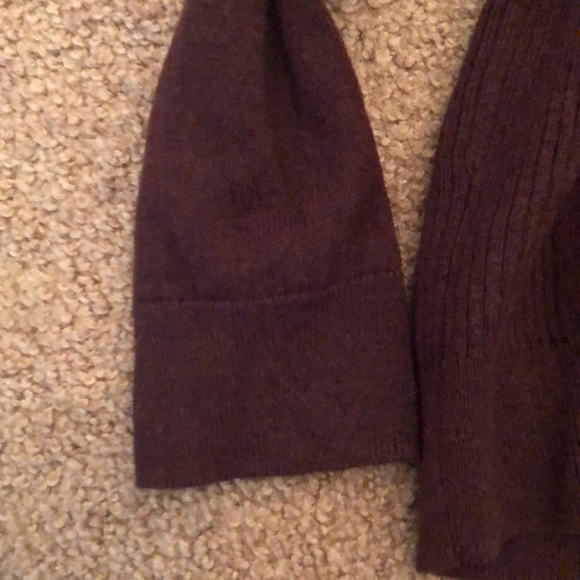 5⭐️ Men’s V-Neck Sweater - Picture 5 of 8